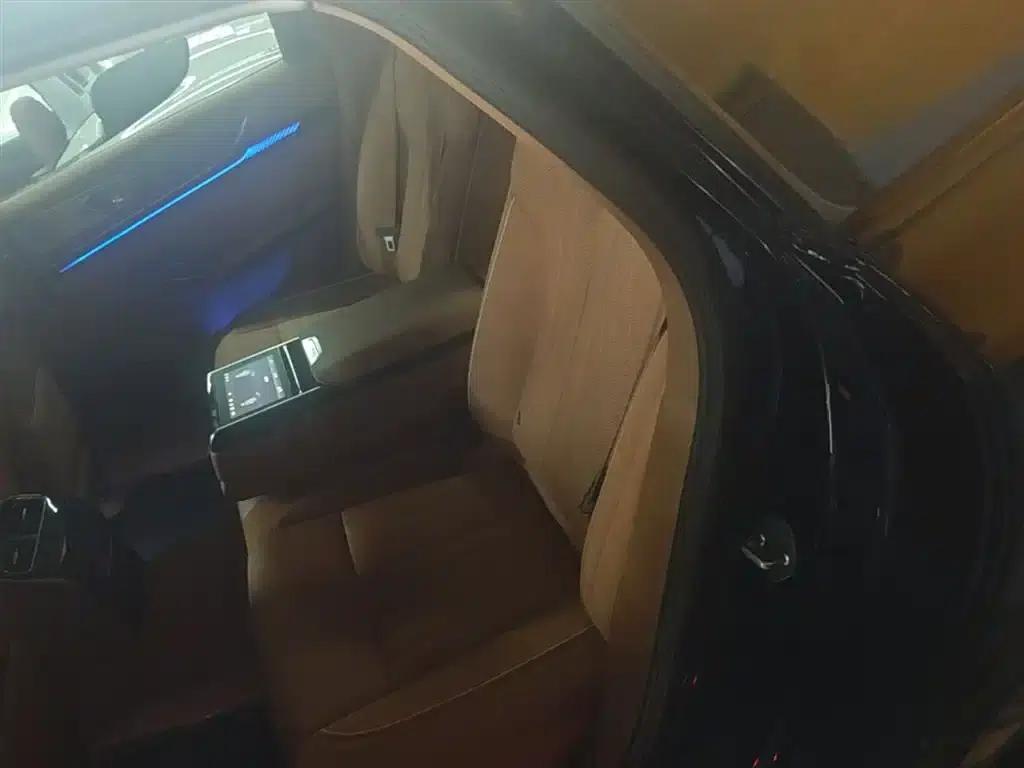 Hongqi H9 2024 2.0T Flagship Private Style Edition — миниатюра 17
