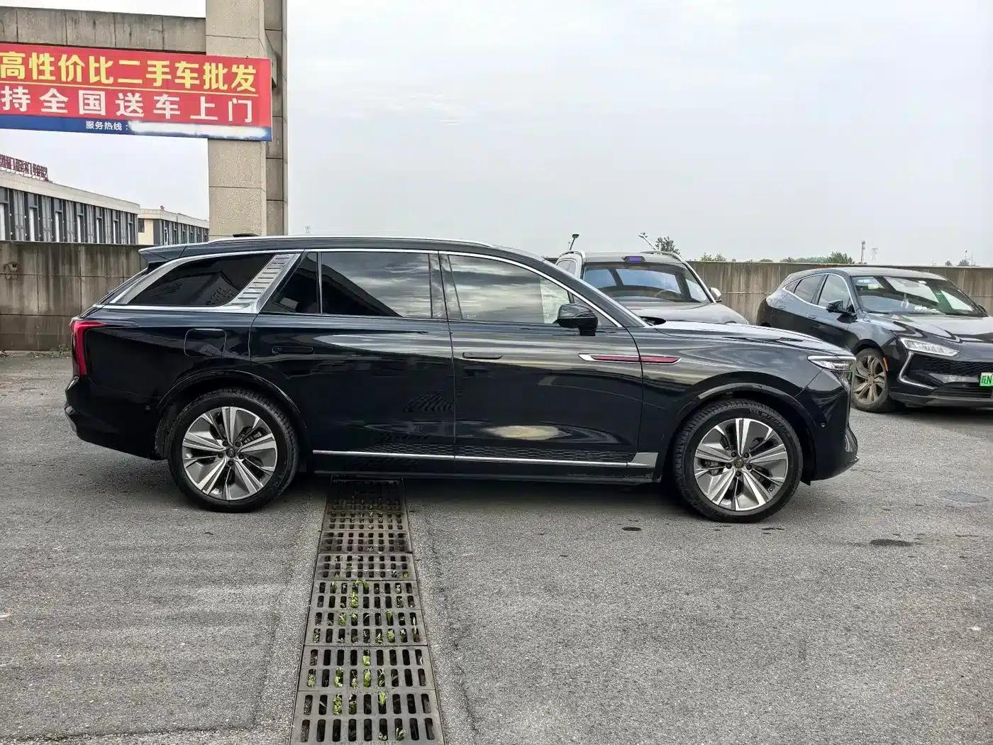 Hongqi E-HS9 2022 Model 660km Flagship Edition (Six Seats) — миниатюра 3