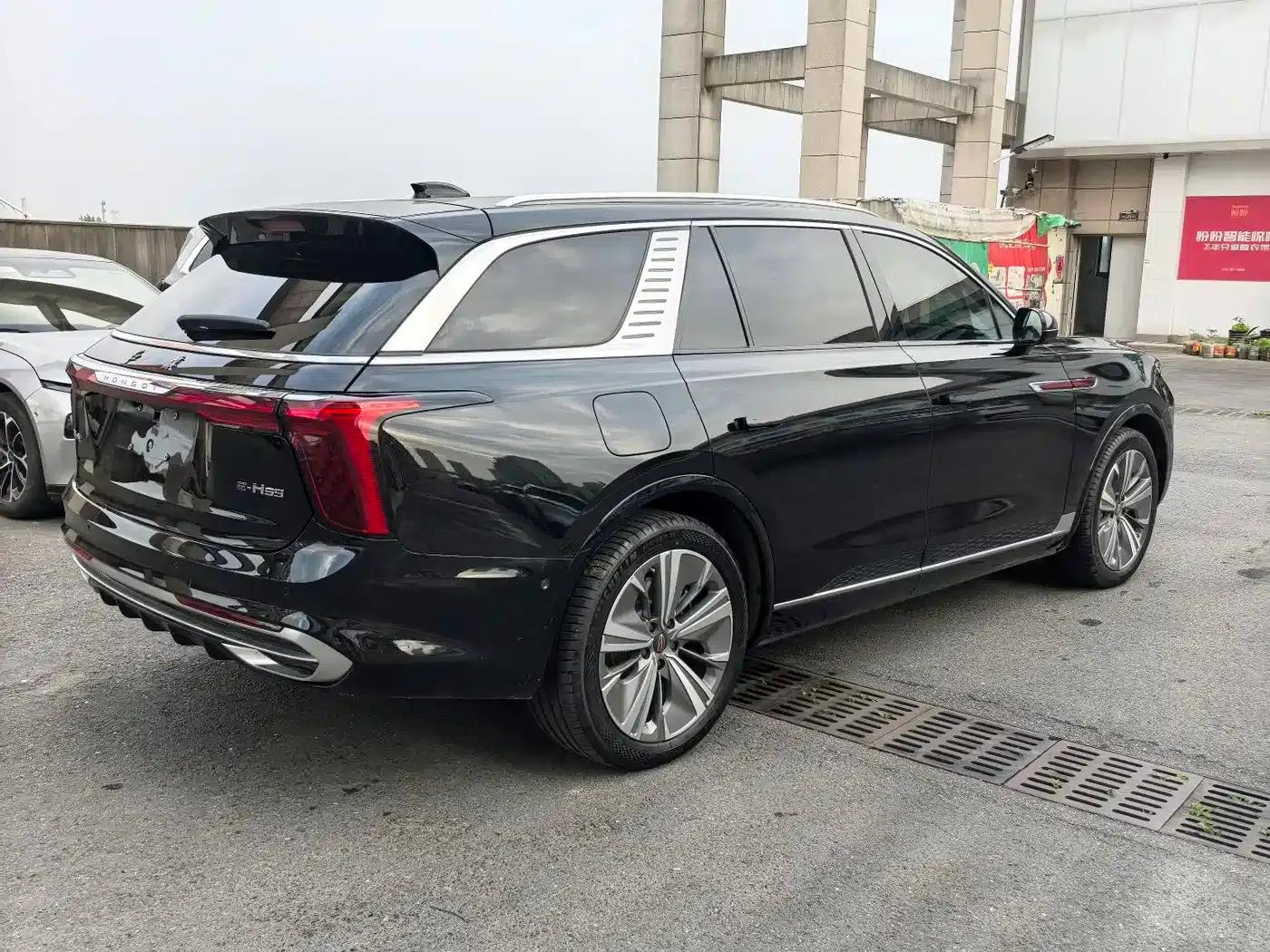 Hongqi E-HS9 2022 Model 660km Flagship Edition (Six Seats) — миниатюра 4