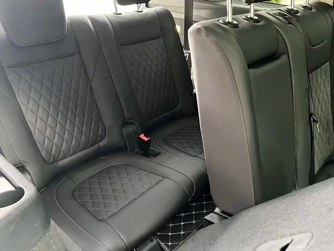Hongqi HS7 2022 2.0T DCT 2WD Intelligent Flagship Edition (7-seater) — миниатюра 12
