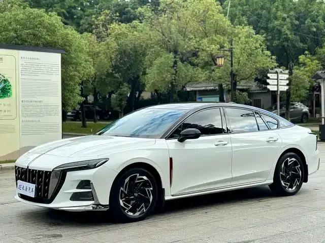 Hongqi H6 2023 2.0T Elegant Edition