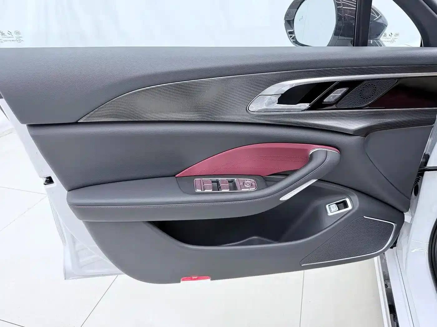 Hongqi H6 2025 2.0T Premium Edition — миниатюра 7