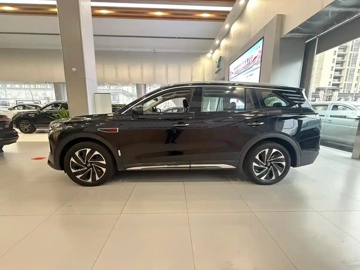 Hongqi HS7 PHEV 2024 2.0T PHEV 4WD Flagship Edition 6-seater — миниатюра 9