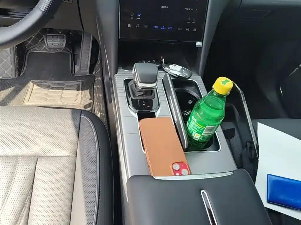 Hongqi HS7 PHEV 2024 2.0T PHEV 4WD Flagship Edition 6-seater — миниатюра 14