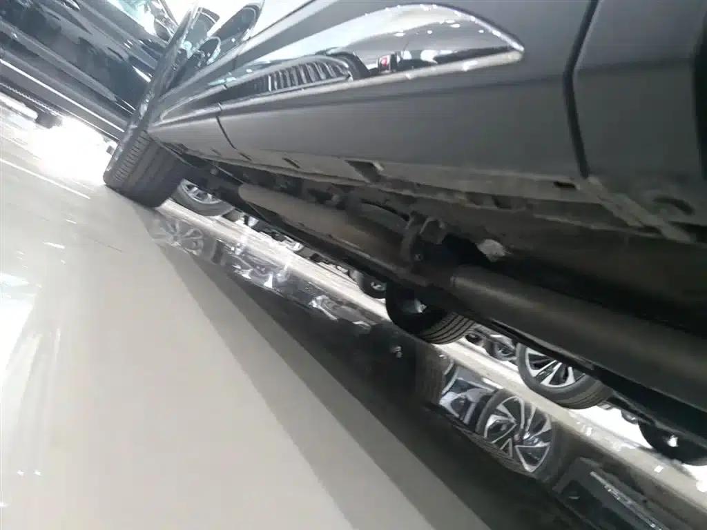 Hongqi HS7 PHEV 2024 2.0T PHEV 4WD Flagship Edition 6-seater — миниатюра 22