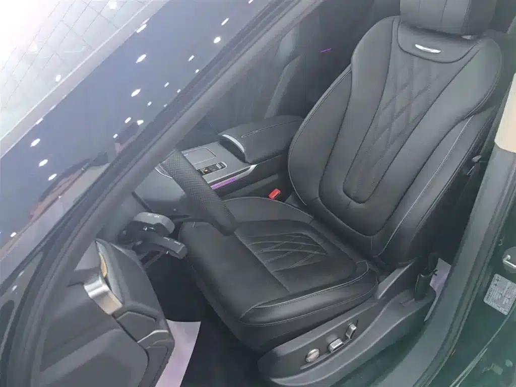 Hongqi HS7 PHEV 2024 2.0T PHEV 4WD Flagship Edition 6-seater — миниатюра 15