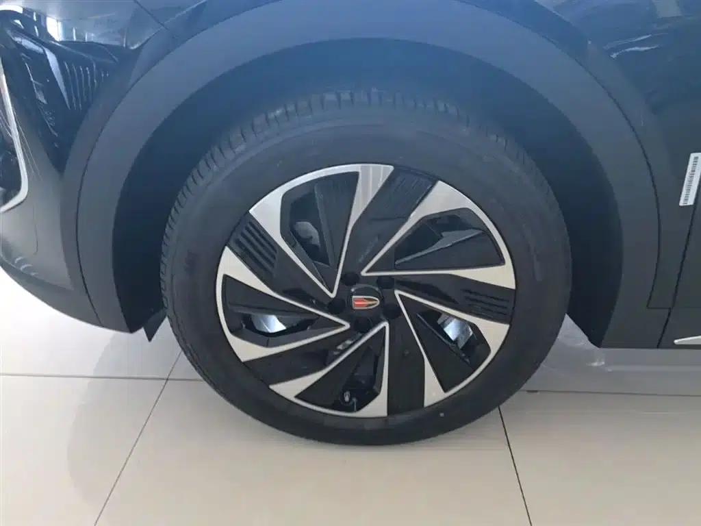 Hongqi HS7 PHEV 2024 2.0T PHEV 4WD Flagship Edition 6-seater — миниатюра 23