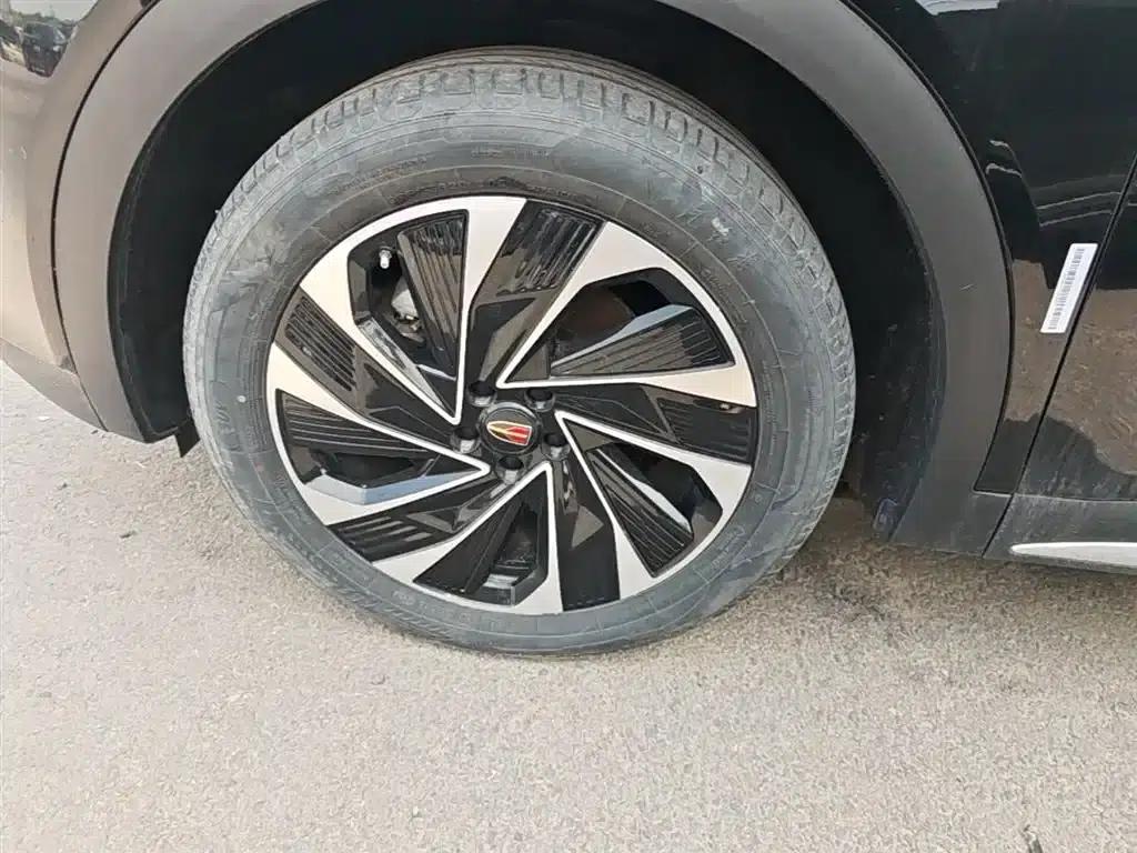 Hongqi HS7 PHEV 2024 2.0T PHEV 4WD Flagship Edition 6-seater — миниатюра 23