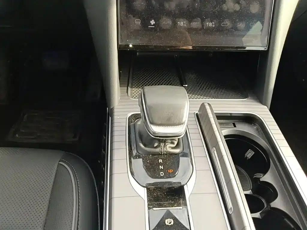 Hongqi HS7 PHEV 2024 2.0T PHEV 4WD Flagship Edition 6-seater — миниатюра 14