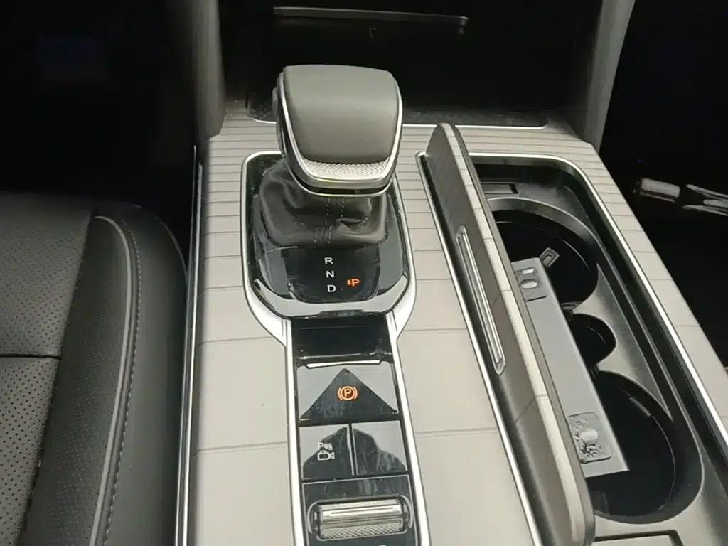 Hongqi HS7 PHEV 2024 2.0T PHEV 4WD Flagship Edition 7-seater — миниатюра 14
