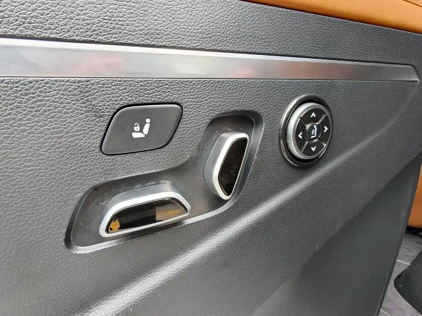 Hongqi HQ9 2023 2.0T Intelligent Flagship Edition — миниатюра 10
