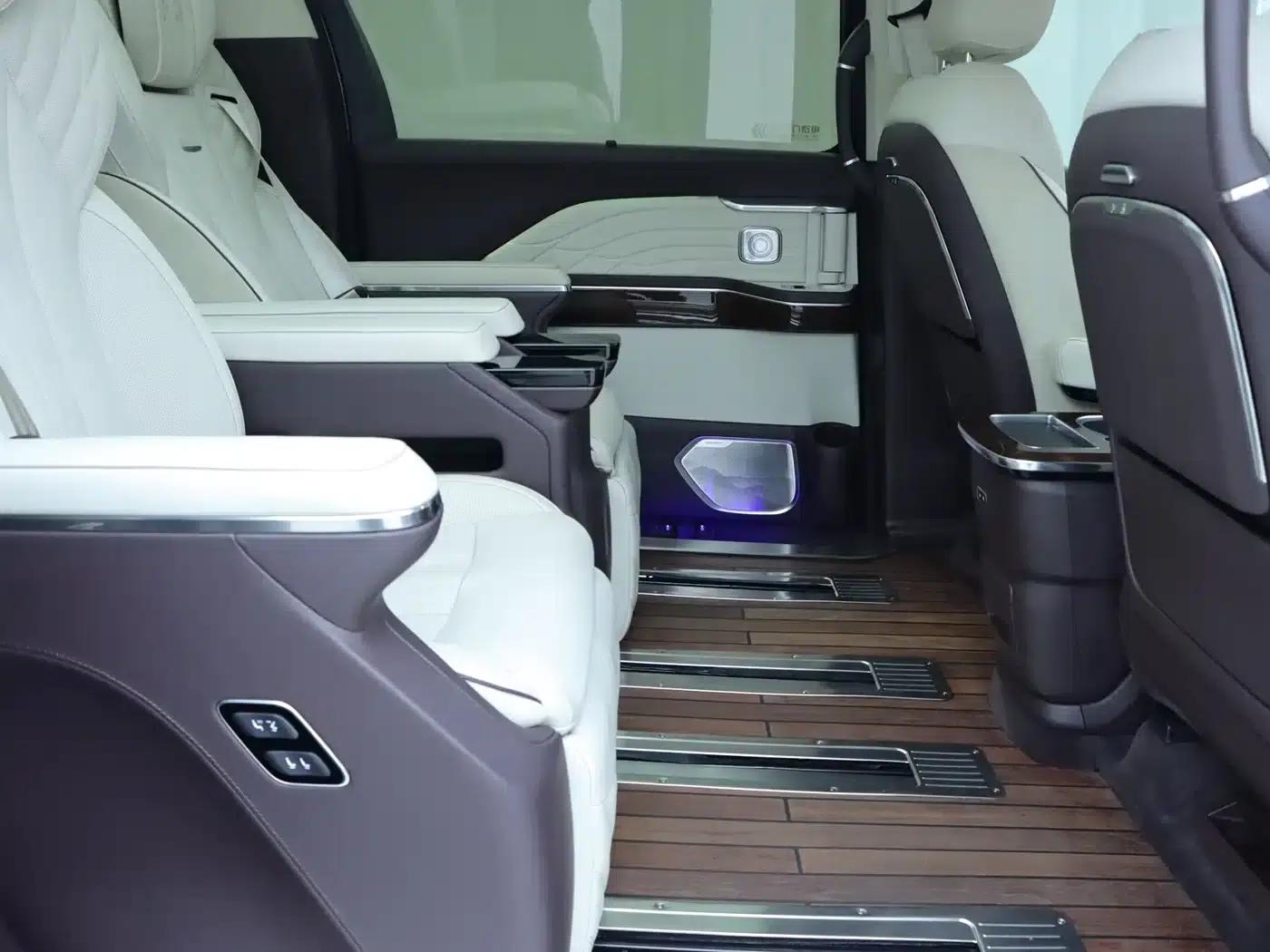 Hongqi HQ9 2023 2.0T Intelligent Flagship Edition — миниатюра 13