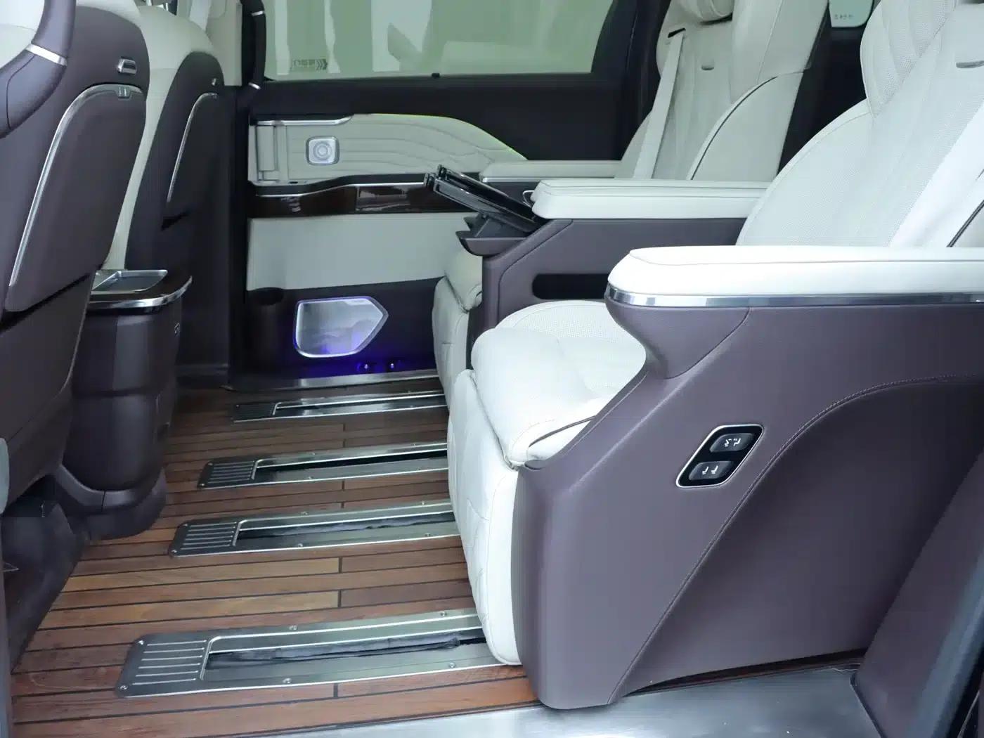 Hongqi HQ9 2023 2.0T Intelligent Flagship Edition — миниатюра 17