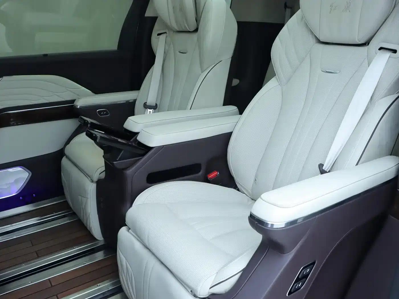 Hongqi HQ9 2023 2.0T Intelligent Flagship Edition — миниатюра 18