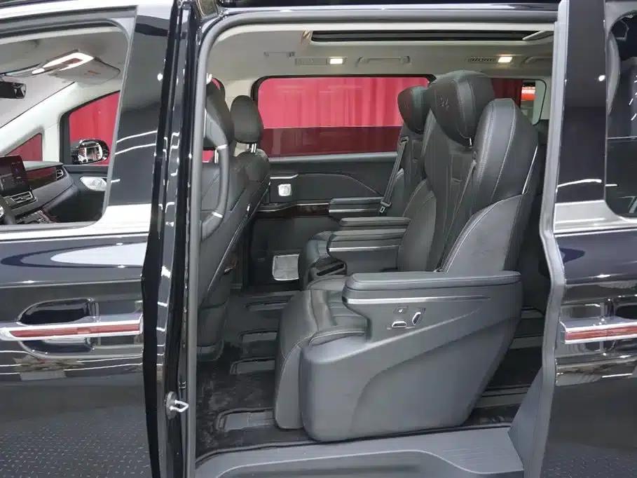 Hongqi HQ9 2023 2.0T Intelligent Flagship Edition — миниатюра 13