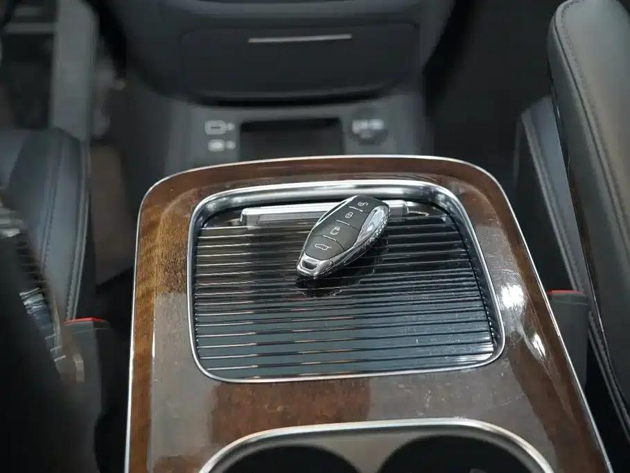 Hongqi HQ9 2023 2.0T Intelligent Flagship Edition — миниатюра 8