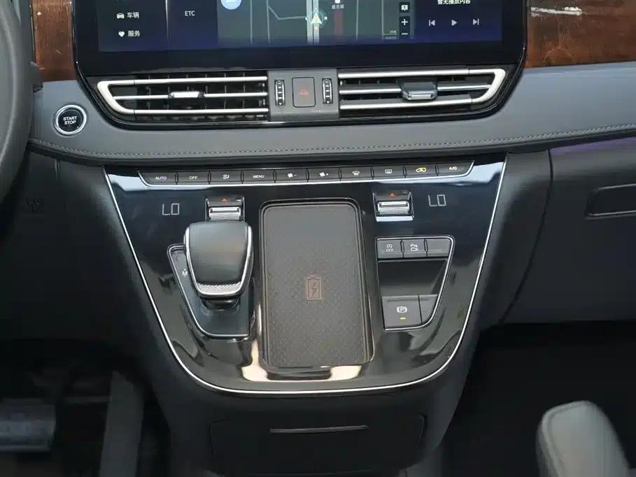 Hongqi HQ9 2023 2.0T Intelligent Flagship Edition — миниатюра 10