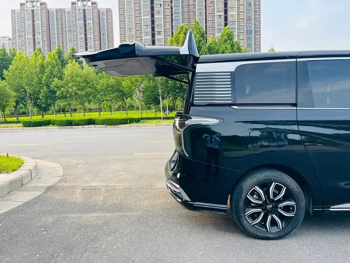 Hongqi HQ9 2023 2.0T Intelligent Flagship Edition — миниатюра 32