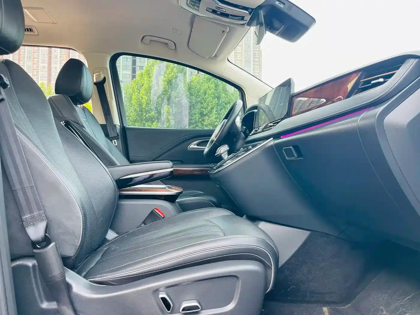 Hongqi HQ9 2023 2.0T Intelligent Flagship Edition — миниатюра 36
