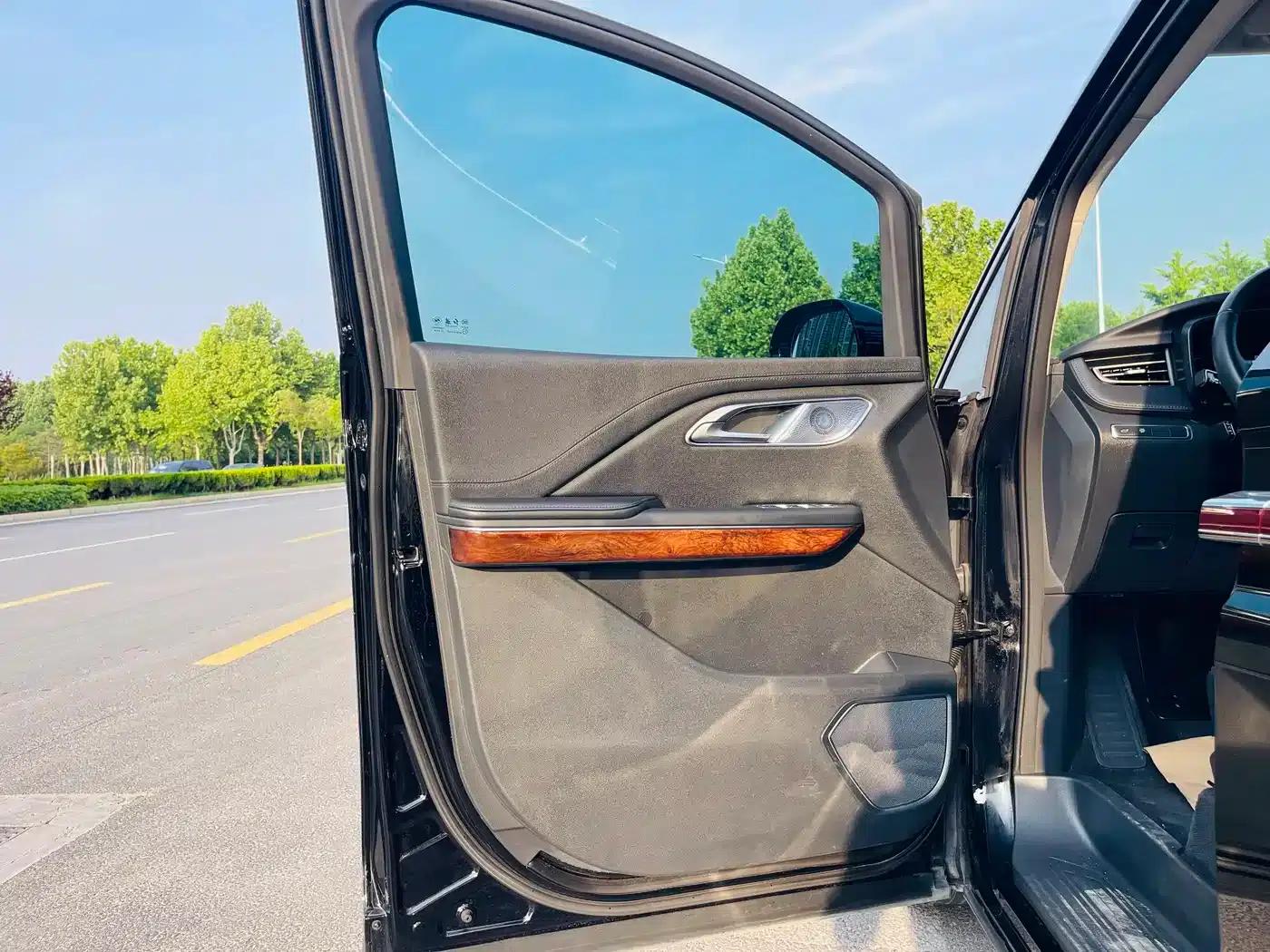 Hongqi HQ9 2023 2.0T Intelligent Flagship Edition — миниатюра 7