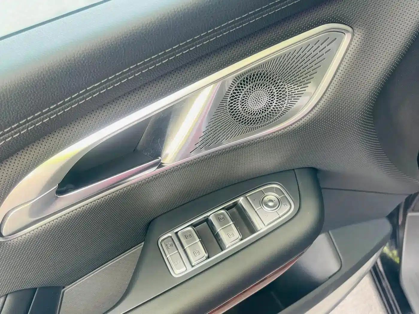Hongqi HQ9 2023 2.0T Intelligent Flagship Edition — миниатюра 6