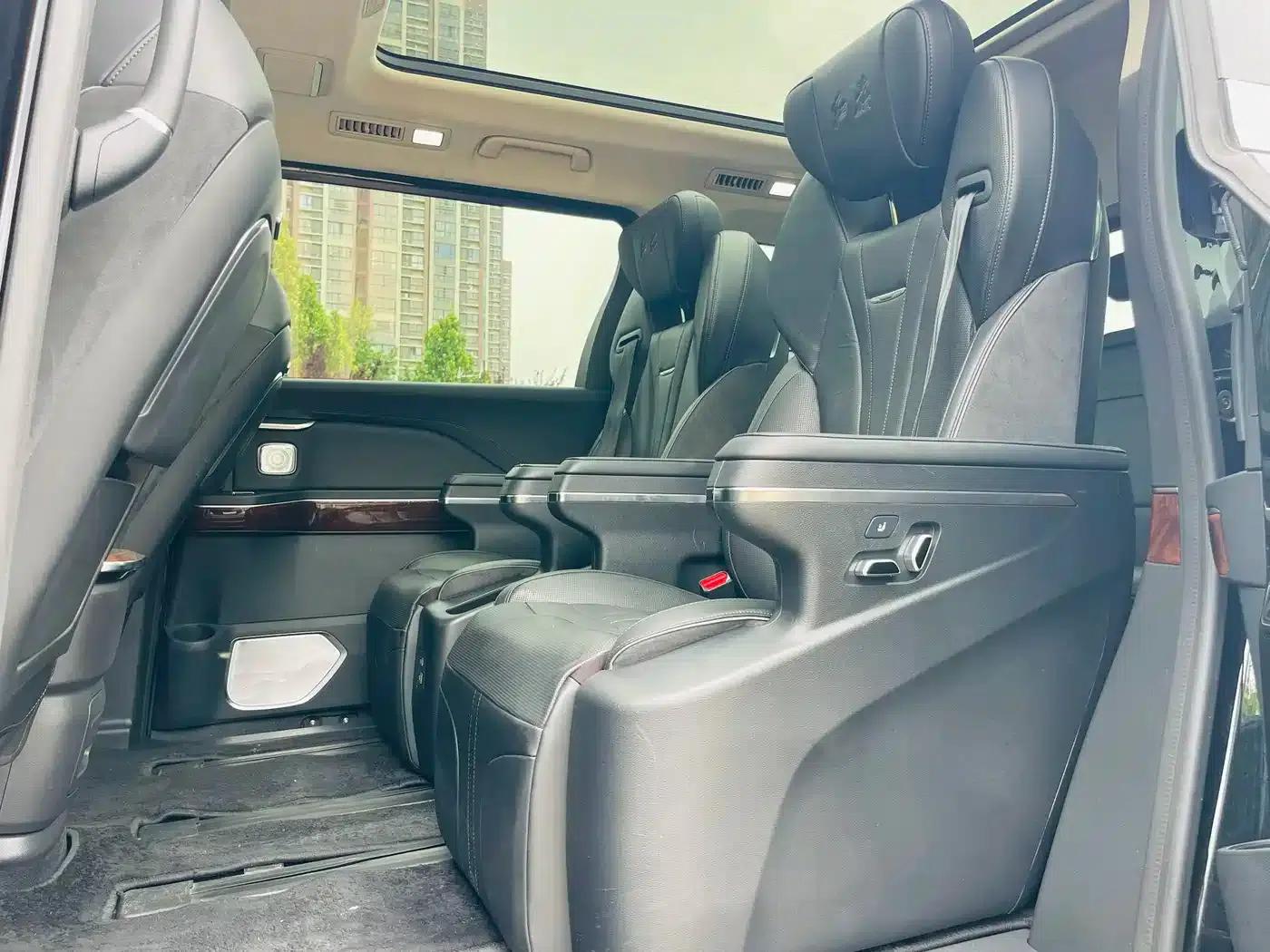 Hongqi HQ9 2023 2.0T Intelligent Flagship Edition — миниатюра 19