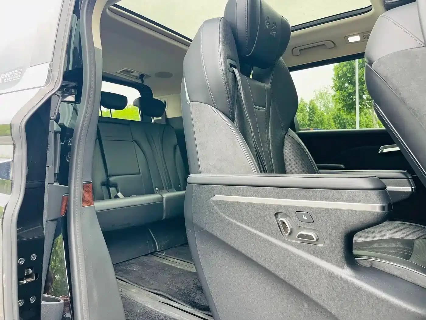 Hongqi HQ9 2023 2.0T Intelligent Flagship Edition — миниатюра 21