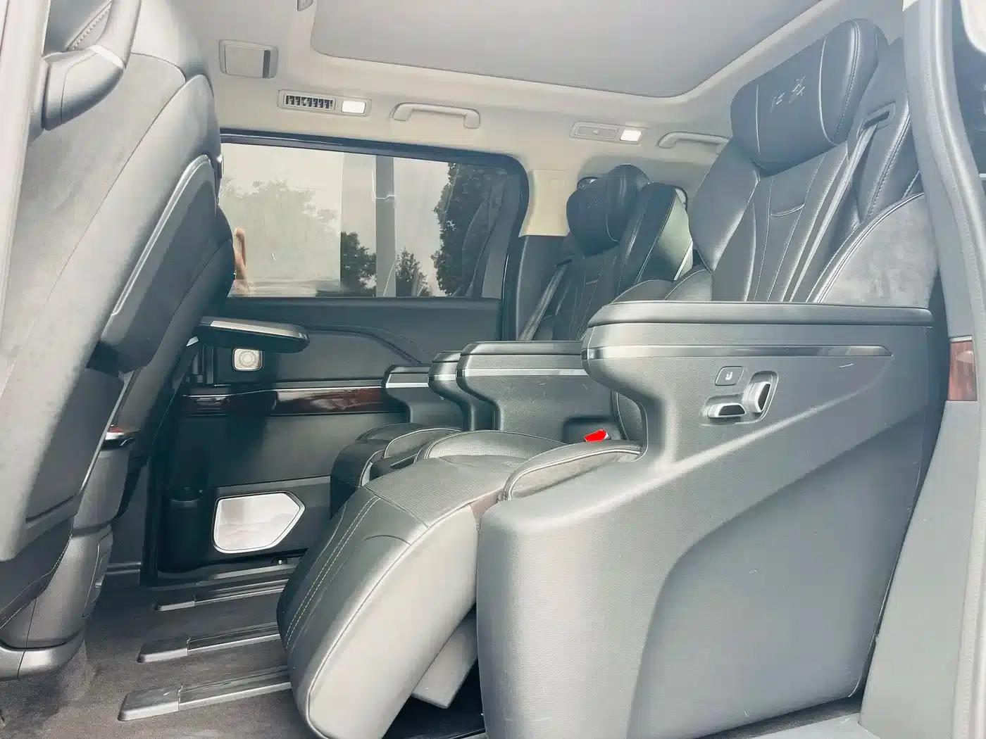 Hongqi HQ9 2023 2.0T Intelligent Flagship Edition — миниатюра 21