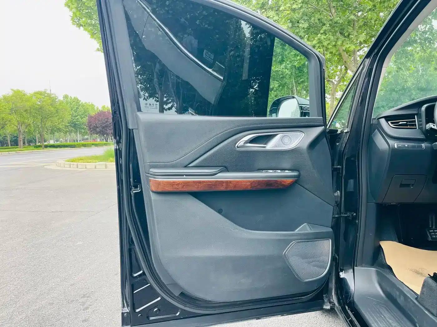 Hongqi HQ9 2023 2.0T Intelligent Flagship Edition — миниатюра 6