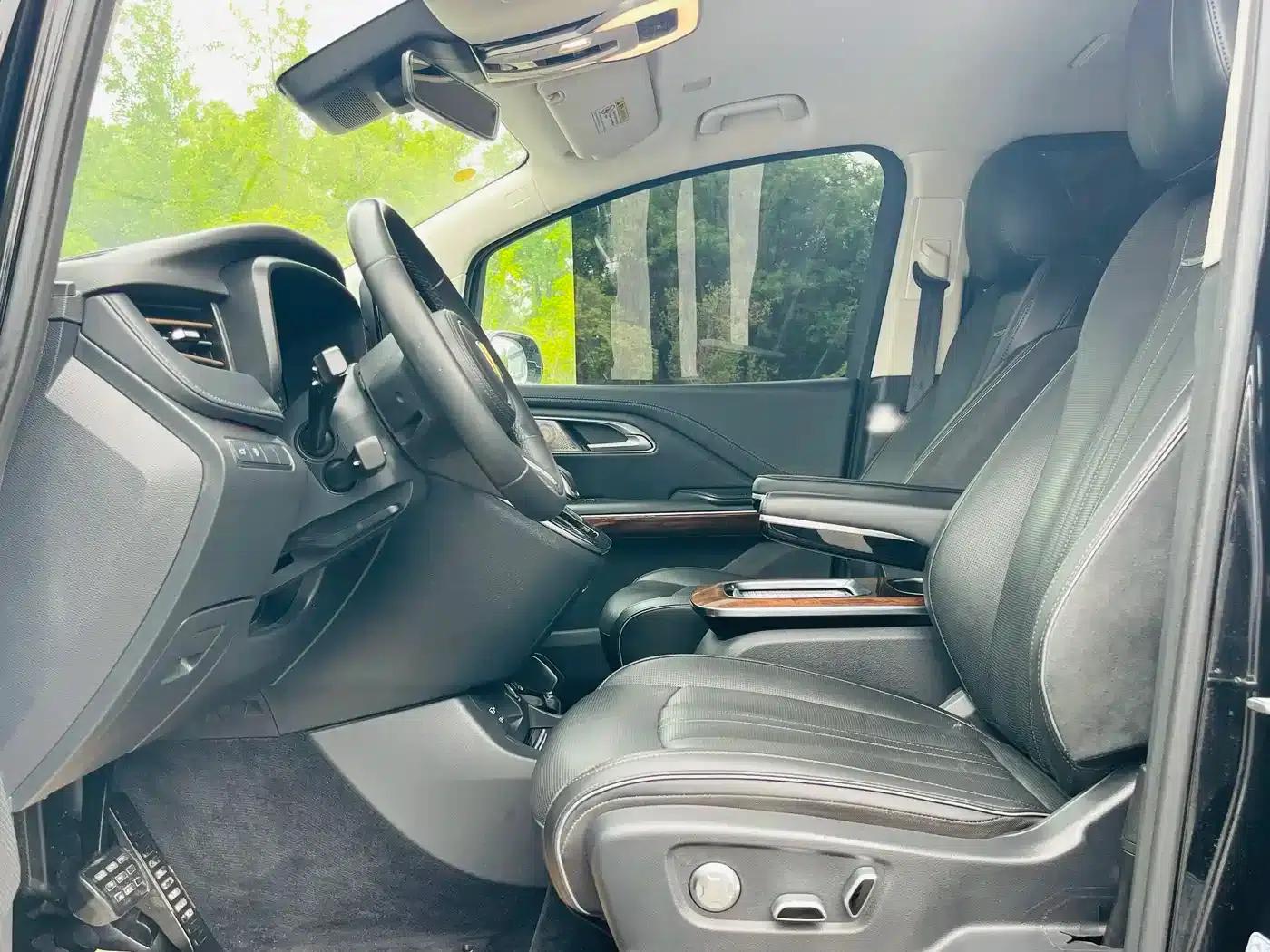 Hongqi HQ9 2023 2.0T Intelligent Flagship Edition — миниатюра 8