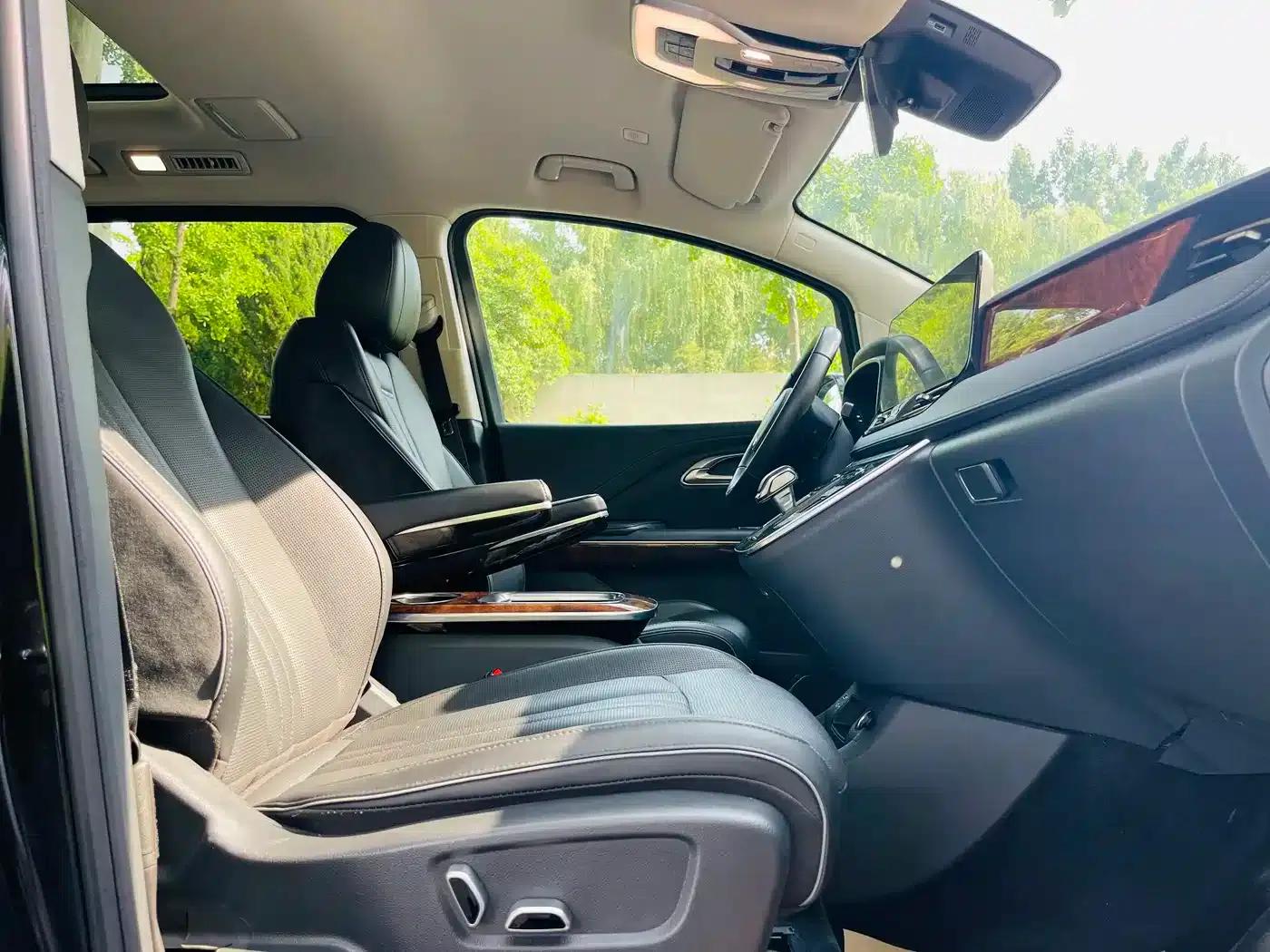 Hongqi HQ9 2023 2.0T Intelligent Flagship Edition — миниатюра 32