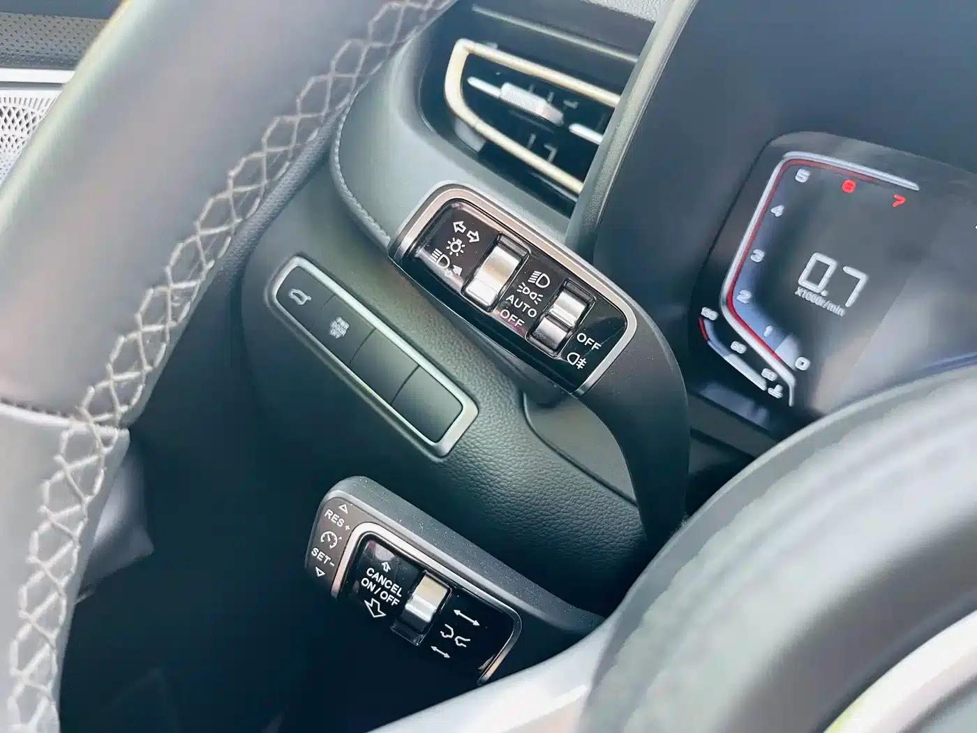 Hongqi HQ9 2023 2.0T Intelligent Flagship Edition — миниатюра 8