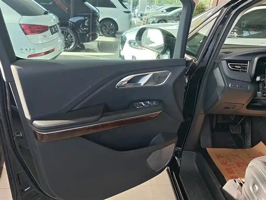 Hongqi HQ9 2023 2.0T Intelligent Flagship Edition — миниатюра 7