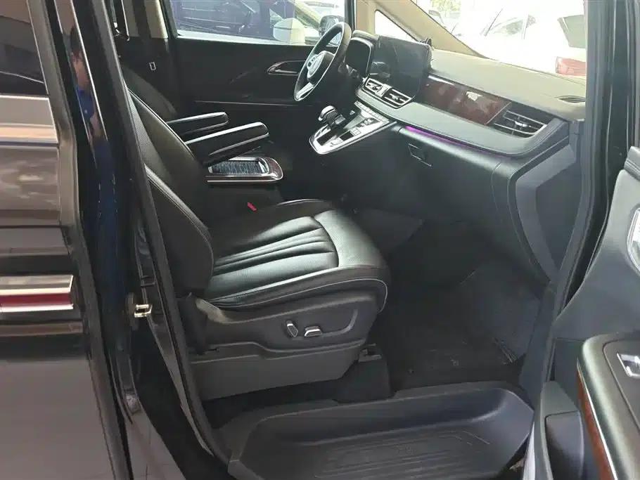 Hongqi HQ9 2023 2.0T Intelligent Flagship Edition — миниатюра 8