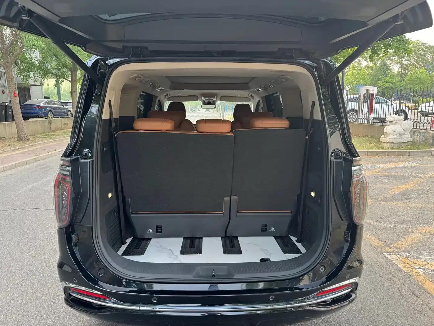 Hongqi HQ9 2023 2.0T Intelligent Flagship Edition — миниатюра 14