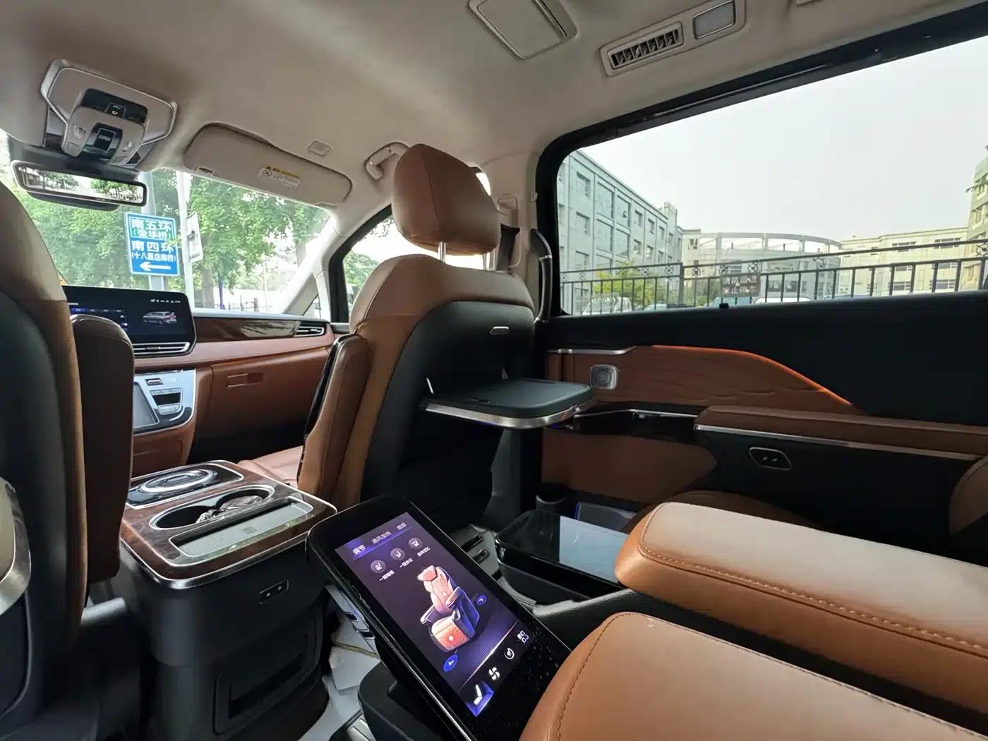 Hongqi HQ9 2023 2.0T Intelligent Flagship Edition — миниатюра 23
