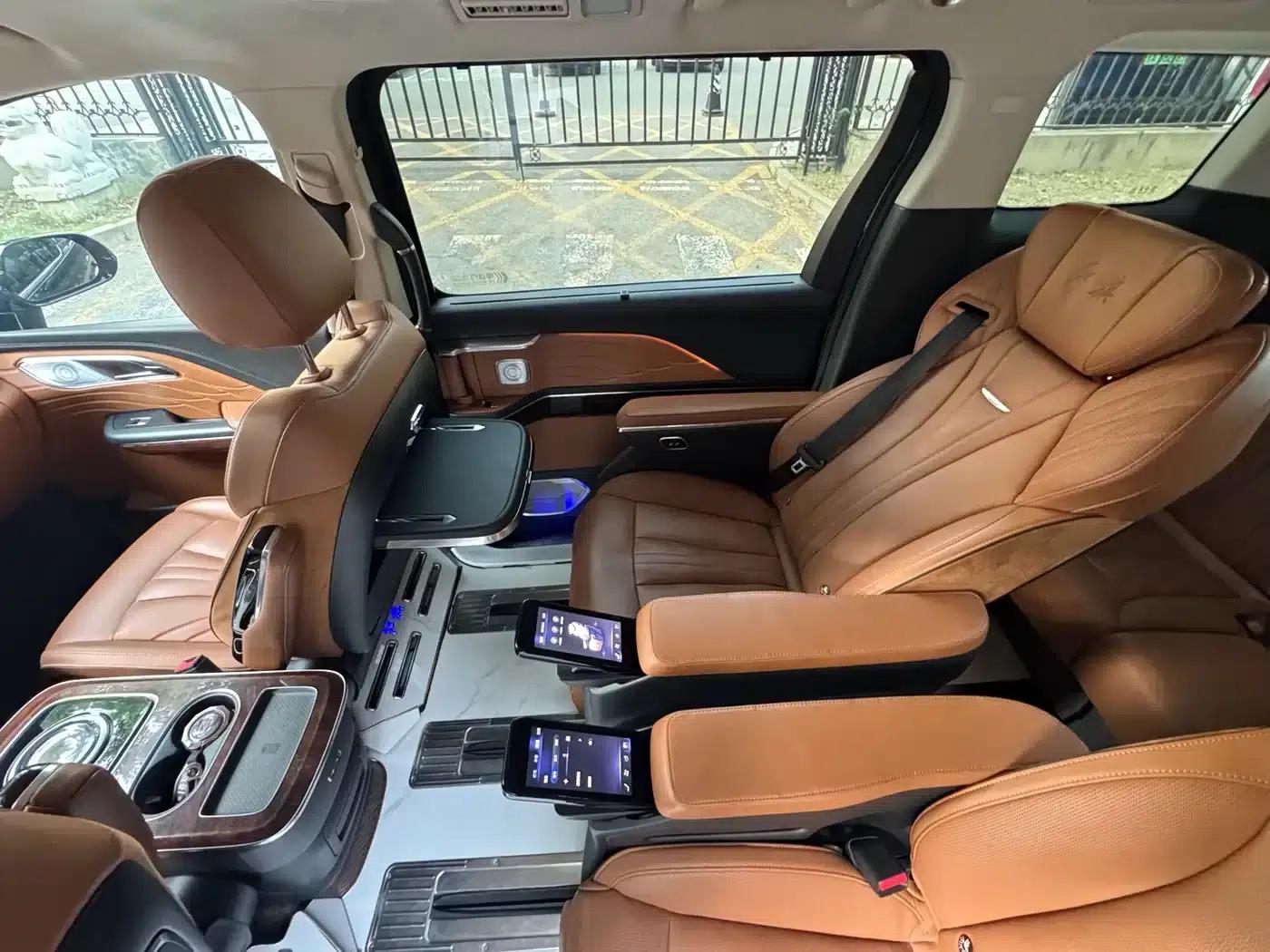 Hongqi HQ9 2023 2.0T Intelligent Flagship Edition — миниатюра 32
