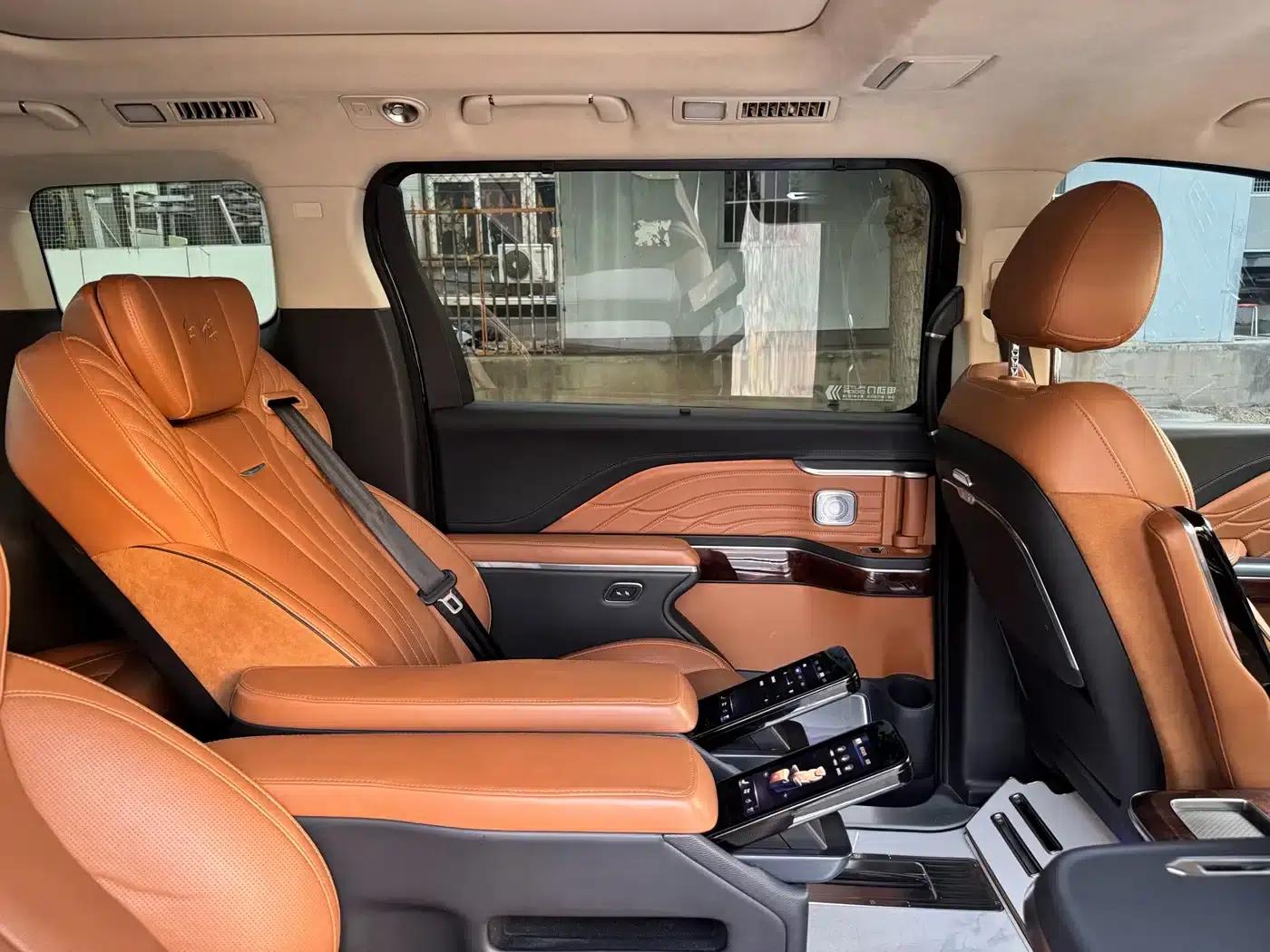 Hongqi HQ9 2023 2.0T Intelligent Flagship Edition — миниатюра 35