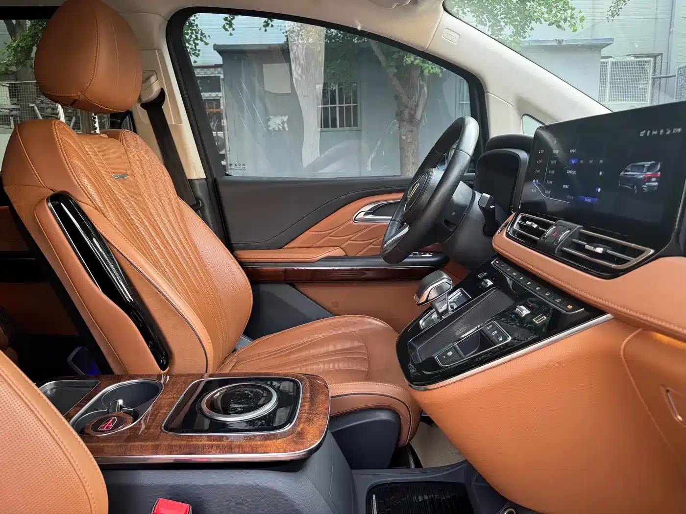 Hongqi HQ9 2023 2.0T Intelligent Flagship Edition — миниатюра 36