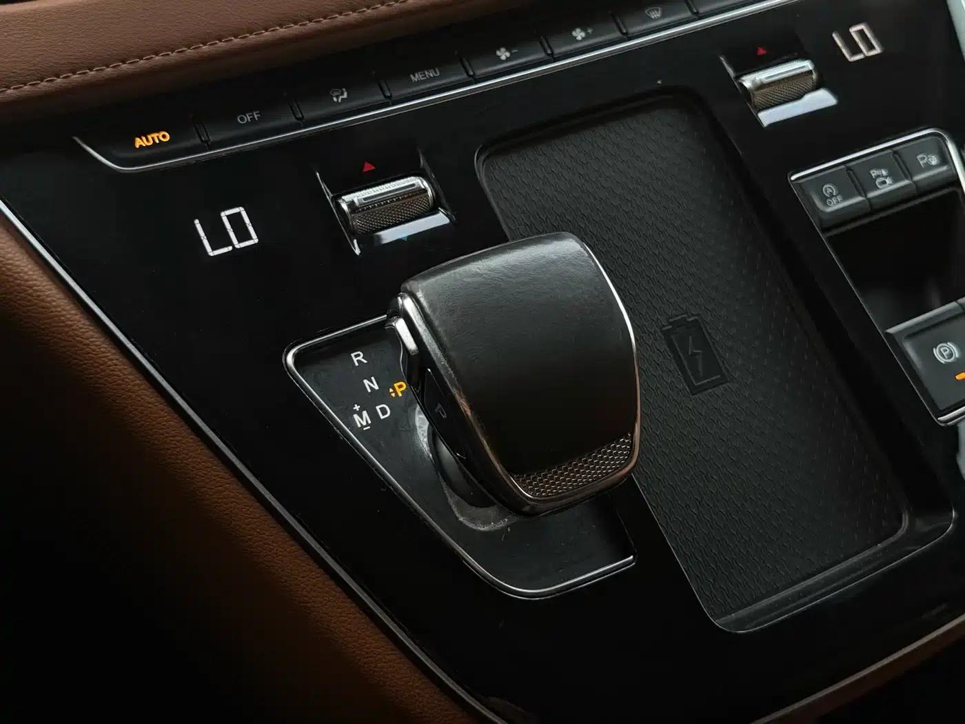 Hongqi HQ9 2023 2.0T Intelligent Flagship Edition — миниатюра 10