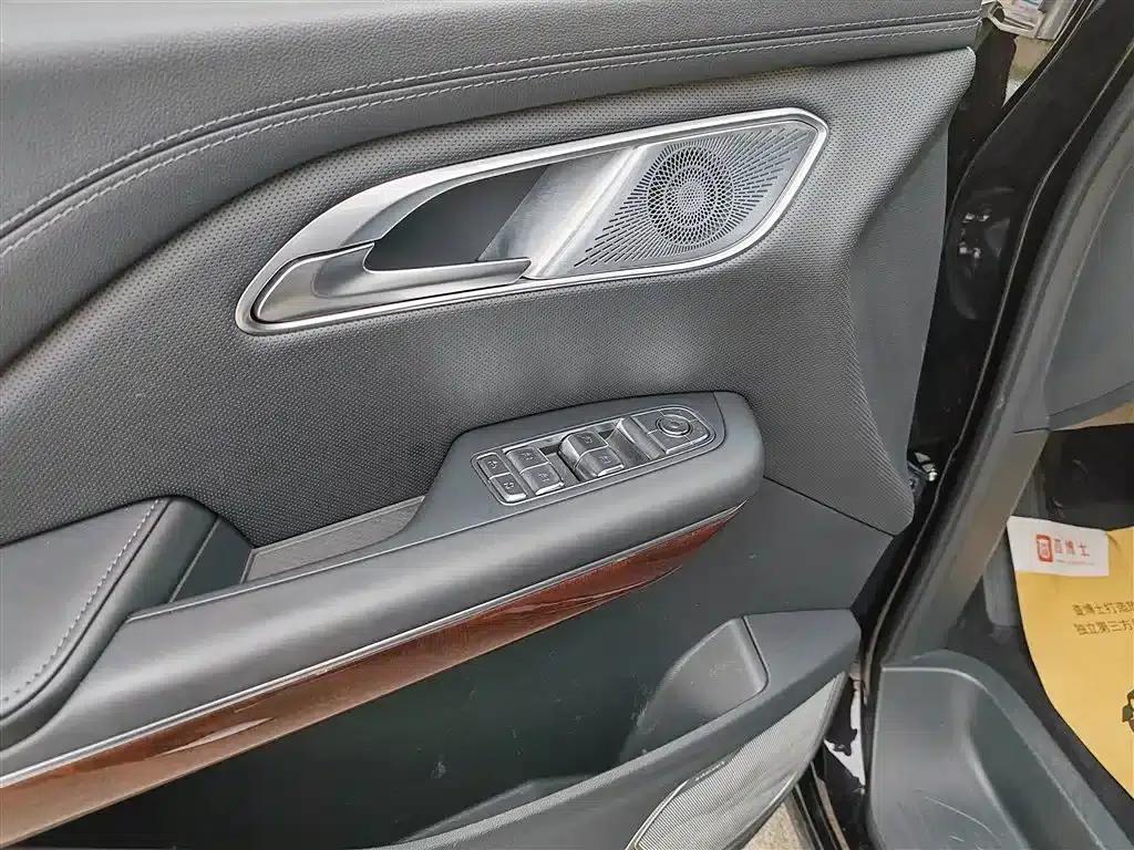 Hongqi HQ9 2023 2.0T Intelligent Flagship Edition — миниатюра 5