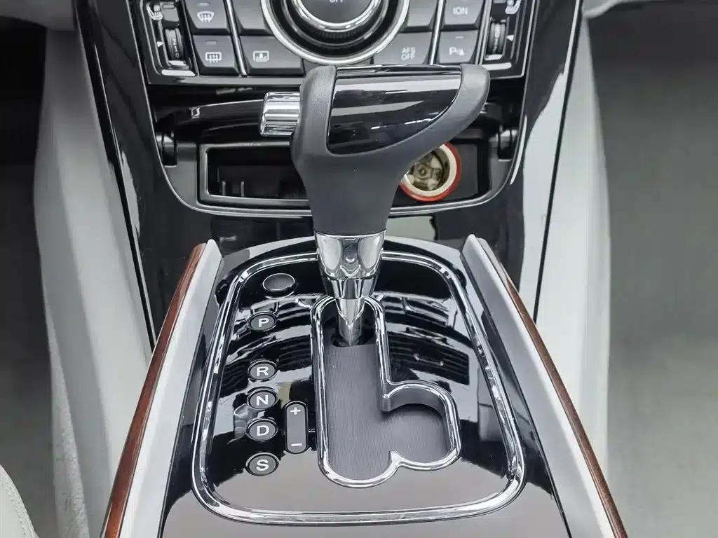 Hongqi H7 2015 3.0L Premium Edition — миниатюра 13
