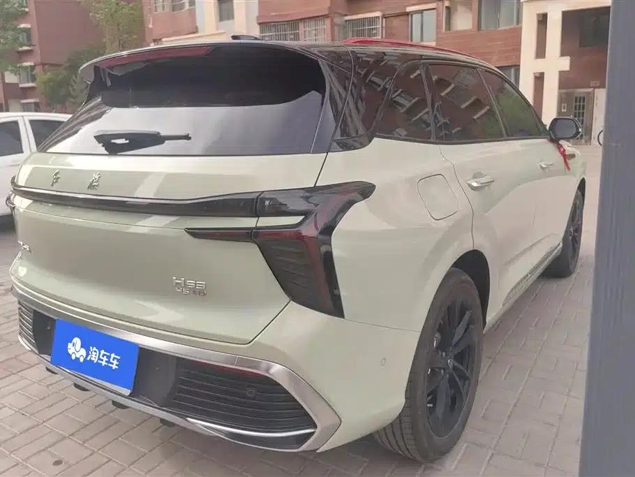 Hongqi HS3 2023 2.0T AWD Pro Edition — миниатюра 3