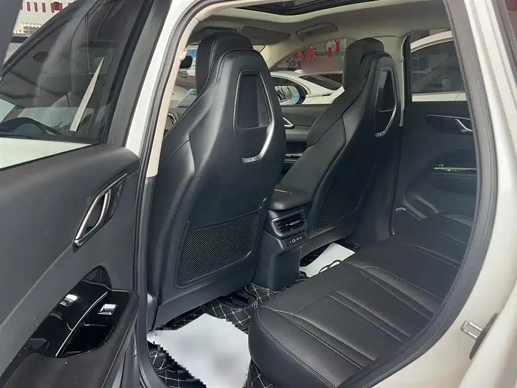 Hongqi HS3 2023 1.5T 2WD Goodness Edition — миниатюра 17