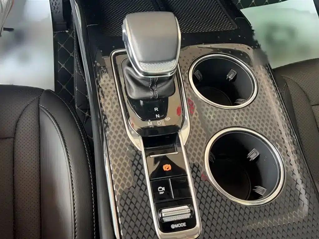 Hongqi HS3 2023 1.5T 2WD Goodness Edition — миниатюра 9
