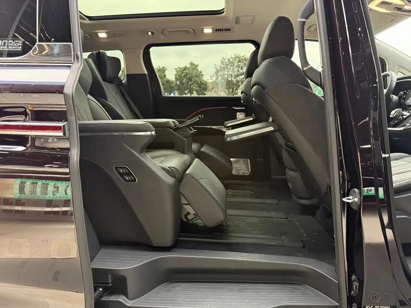Hongqi HQ9 PHEV 2024 2.0T AWD Luxury Edition — миниатюра 16