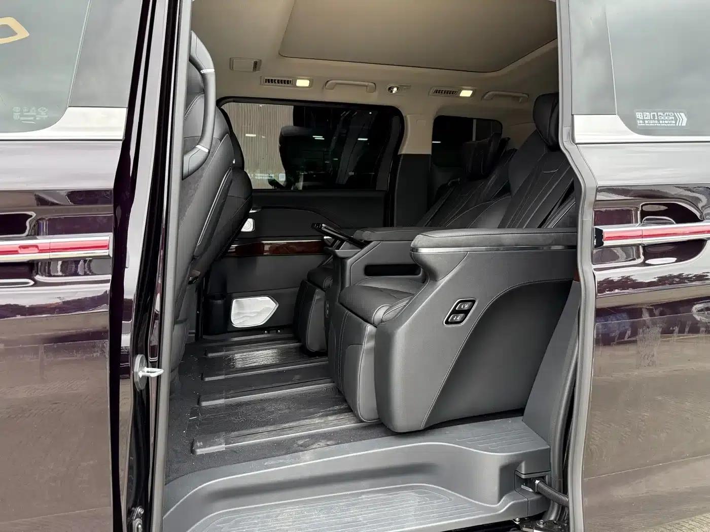Hongqi HQ9 PHEV 2024 2.0T AWD Luxury Edition — миниатюра 7