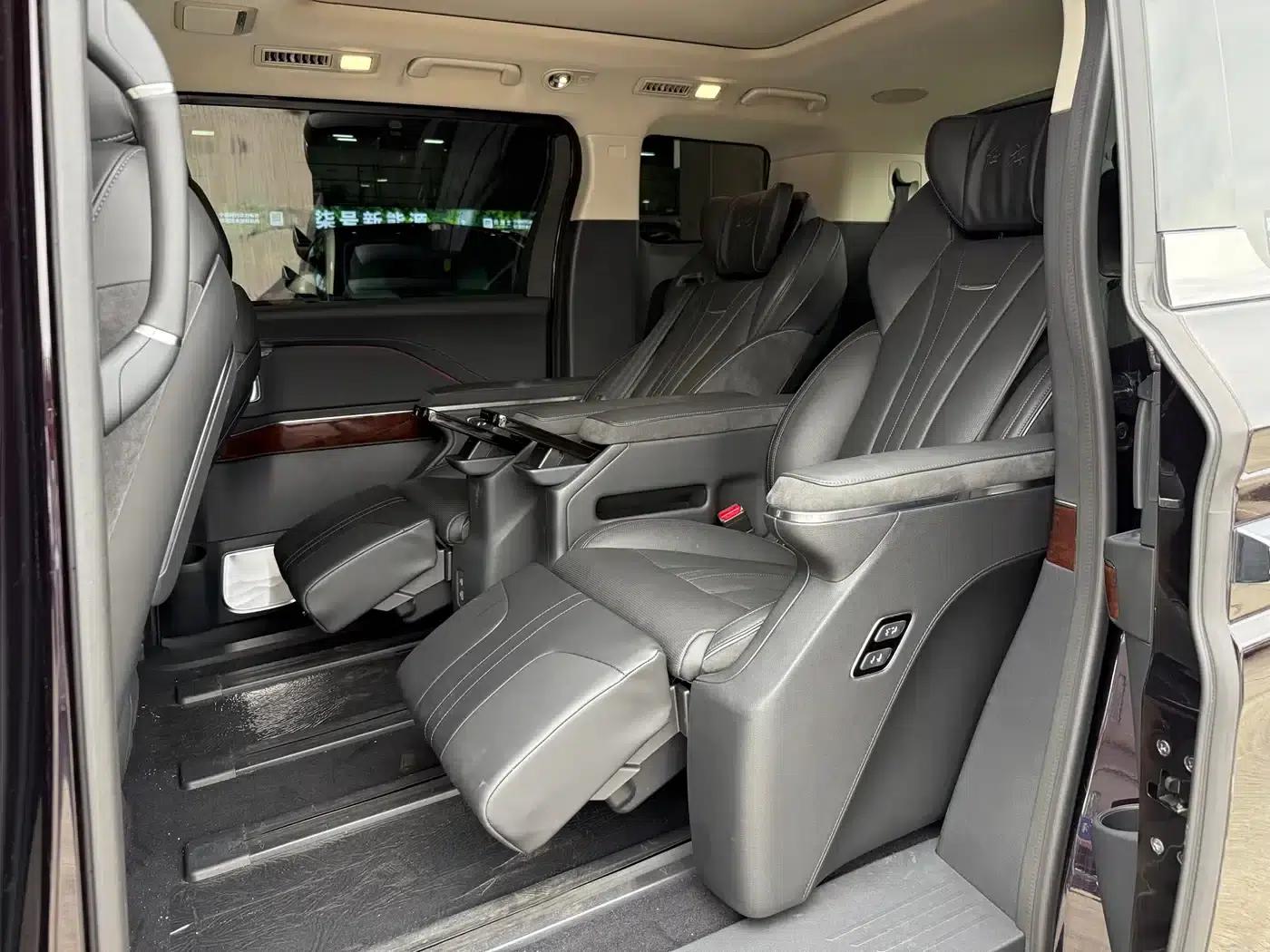Hongqi HQ9 PHEV 2024 2.0T AWD Luxury Edition — миниатюра 8