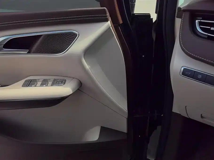 Hongqi HQ9 PHEV 2024 2.0T AWD Business Edition — миниатюра 7