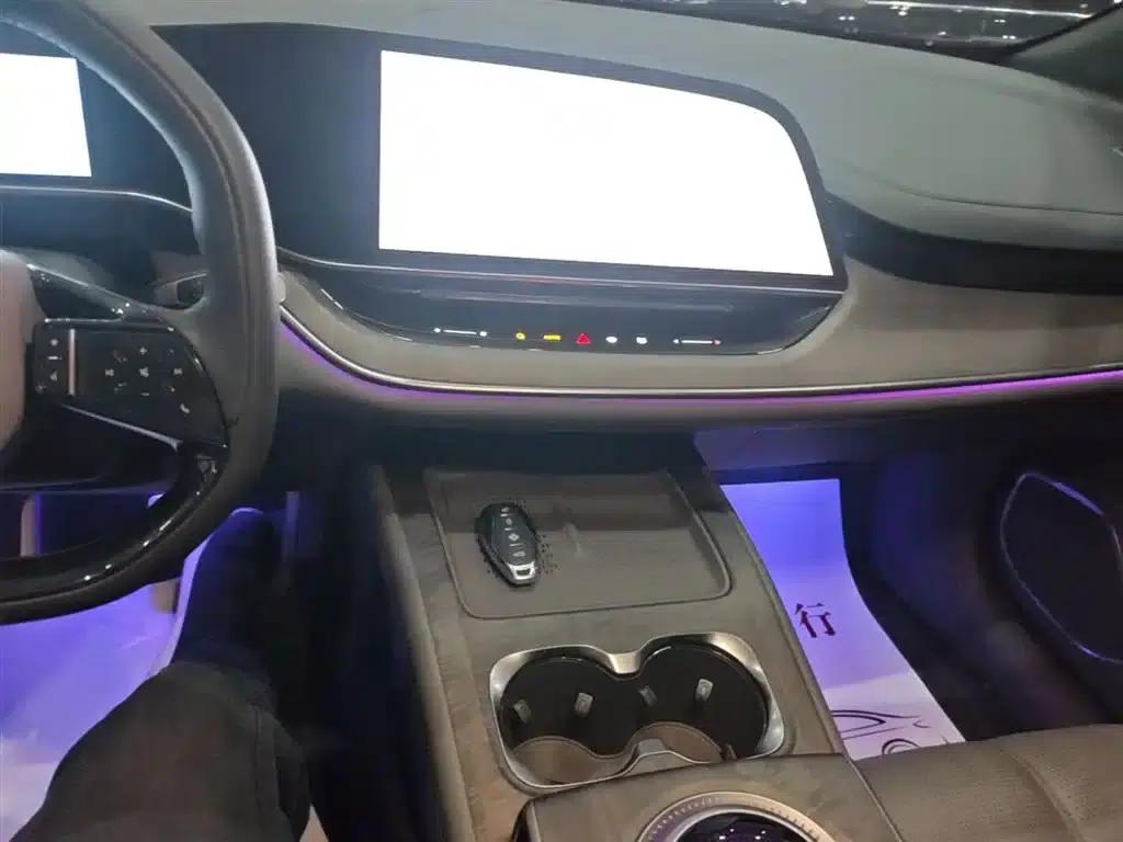 Hongqi Tiangong 08 2025 680 Ultra 4WD Edition — миниатюра 13